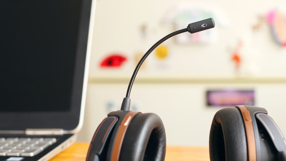 What is an AI voice agent, and how does it work?
